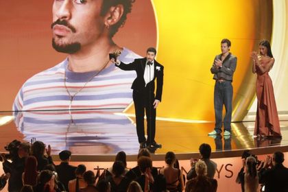Imagen de  Bad Bunny hace historia en los Grammy en una gala con críticas al ICE