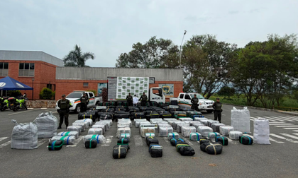 Incautan más de 3.8 toneladas de marihuana en vía Cali- Andalucía
