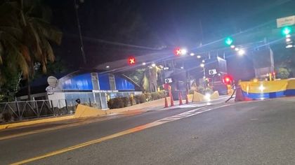 Imagen de  Transportadores levantaron talanqueras en peaje de El Santuario: protestan contra el Invías