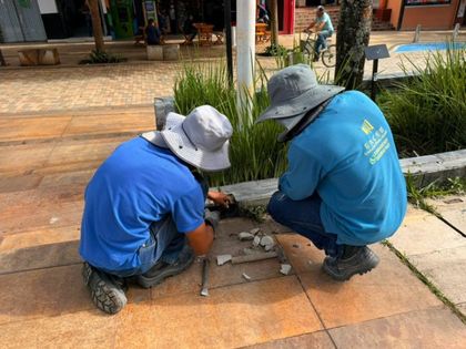 Imagen de La Ceja inicia trabajos de mantenimiento en el parque principal antes de Semana Santa