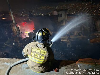 Imagen de Balance de incendio en Carpinelo, Medellín, es de 11 viviendas y 5 locales afectados