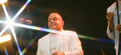 Imagen de  Fernando González, exvocalista de El Combo de las Estrellas, evoluciona favorablemente tras cirugía de urgencia