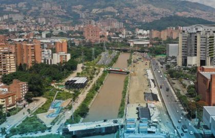 Atentos-cierre-vial-en-las-obras-del-tramo-1B-en-Parques-del-Rio