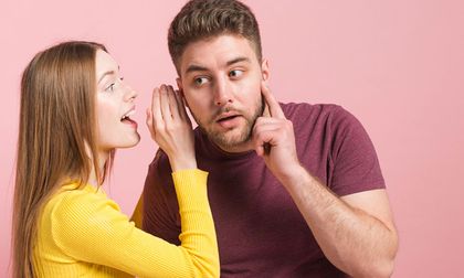 ¿A qué se debe el placer de contar y escuchar chismes?