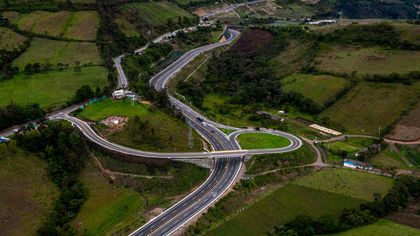Imagen de  “Vaca” por las vías en Antioquia iría hasta agosto de este año: gobernador Rendón