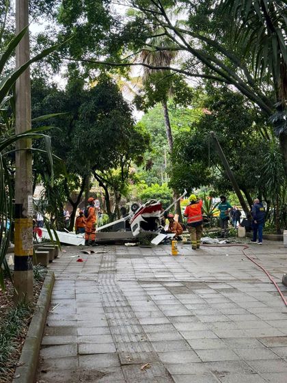 Imagen de El angustioso diálogo entre piloto y controladora previo al accidente aéreo en Medellín: “me voy a meter al estadio”