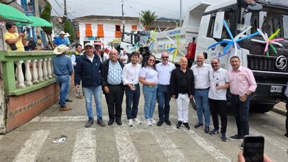 Imagen de  Granada recibe maquinaria por $1 962 millones en el primer proyecto de Obras por Impuestos en Antioquia