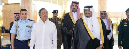 Imagen de María Fernanda Cabal revela que el presidente Petro habría gastado más de $22 000 millones en viajes al exterior