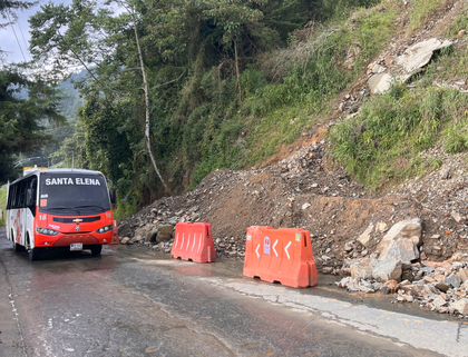Imagen de  Vía a Santa Elena permanece con controles las 24 horas en sector El Mirador