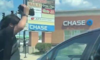 Viral: hombre atentó contra un vehículo y terminó golpeado por conductores