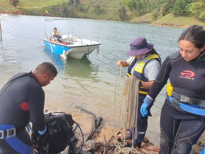 Imagen de  Buzos de El Peñol recuperaron el cuerpo sin vida de un pescador