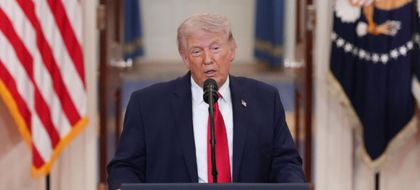 Imagen de Trump insiste en desatar “el infierno” en Irán el martes si no reabre “el maldito estrecho”