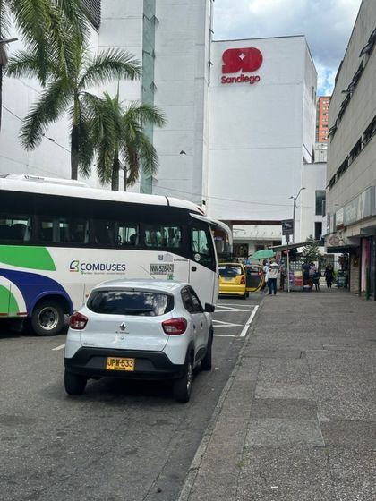 Imagen de ¡Histórico! Combuses selló acuerdo con San Diego para nueva ruta entre el aeropuerto JMC y el centro comercial