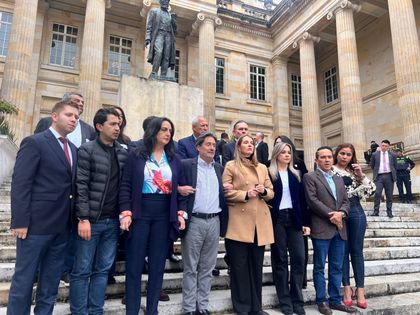 Imagen de Candidatos y opositores a Petro convocaron la “Marcha del Silencio” para respaldar a Miguel Uribe