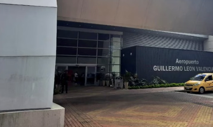 Restringen operaciones en el aeropuerto de Popayán por emisiones de ceniza