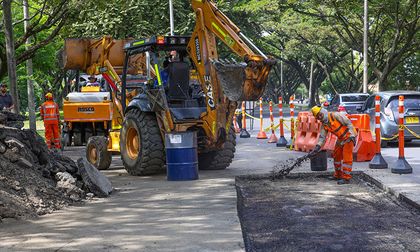 Maquinaria amarilla: Concejales cuestionan retrasos en entrega, Secretaría de Infraestructura defiende avances y Personería anuncia vigilancia