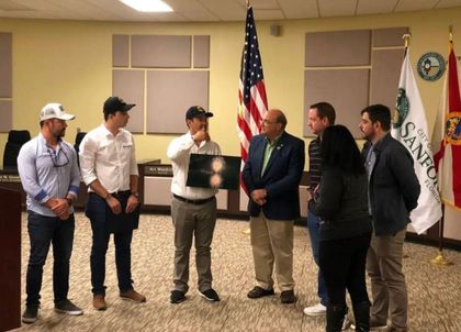 Imagen de  Rionegro y Sanford firmaron convenio de hermandad en feria de servicios en Estados Unidos