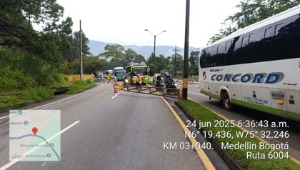 Imagen de Lluvias generan afectaciones en la Autopista Medellín–Bogotá: varios puntos con derrumbes y paso restringido