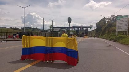 Imagen de  Transportadores anuncian levantamiento de talanqueras en peajes de Caño Alegre-El Santuario