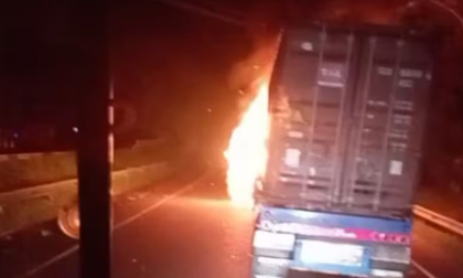 Incineran  tractocamión en la vía Buga -Buenaventura