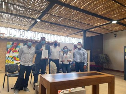 Imagen de  En El Retiro se firmó contrato para la iluminación del tramo entre El Escobero y Don Diego