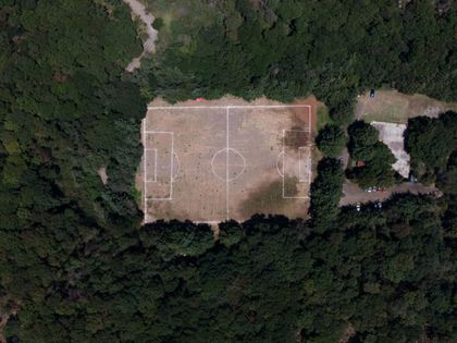 Imagen de La cancha de fútbol que resiste dentro de un antiguo volcán en el sur de Ciudad de México