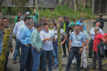 Imagen de Gobernador visitó avances de obras en Granada y firmó convenio para un CDI