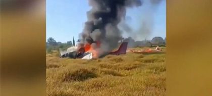 Imagen de  En video: avioneta se estrella e incendia tras desplegar paracaídas en Brasil