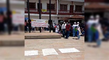 Imagen de  En Rionegro educadores se manifestaron contra su prestador de servicios de salud