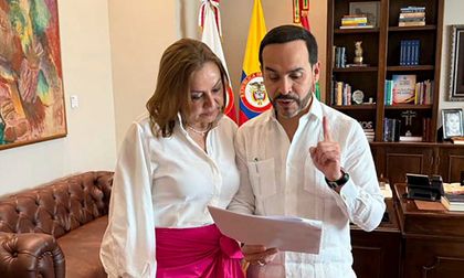 Presidente Abelardo De La Espriella ordena revertir aumento de $46 en el precio del galón de gasolina