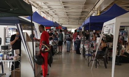 Comerciantes de San Andresito del Sur ya atienden en La 14 de Pasoancho tras afectaciones por el terremoto
