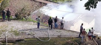 Imagen de  Un incendio en colegio de San Francisco deja graves daños estructurales