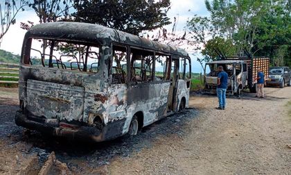 Investigan quema de vehículos en zona rural de Tuluá
