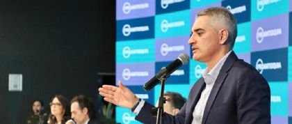 Imagen de Gobernador abrirá fondo para la “vaca” y terminar proyectos de infraestructura en Antioquia