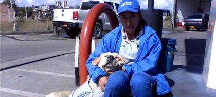 Imagen de  Dueña de Zeus, perrito que cayó a un pozo en Rionegro, lo había rescatado de la calle; esta es su historia