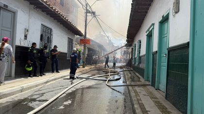 Imagen de  ¡Atención! Emergencia en Rionegro por incendio estructural en el barrio Alto del Medio