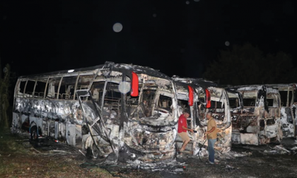 Imagen de ¿Corto circuito o hecho delincuencial? Investigan causas del incendio de cuatro buses en Cocorná
