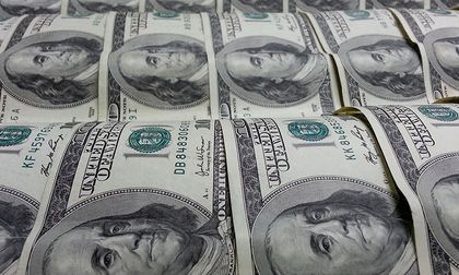 Decisiones de bancos centrales y debilidad del dólar marcan el pulso de los mercados globales