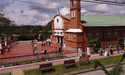 Imagen de  Comunidad parroquial de Cristo Rey, en Abejorral, en desacuerdo con el Obispo