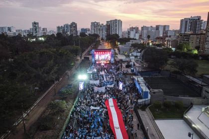 Imagen de  A un mes de la segunda vuelta, Perú sigue a la expectativa de conocer al rival de Fujimori