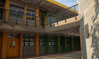 Niños de la Comuna 8 estrenan colegio con aulas, biblioteca y cancha en Cali