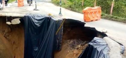 Imagen de Cerrada la vía Granada-Autopista por hundimiento de banca