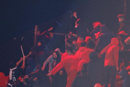 Imagen de  Partido entre Independiente y la U. de Chile terminó con un herido grave y más de 18 hinchas afectados