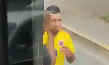 Ciudadano golpea a conductor del MIO tras discusión en vía pública: todo quedó grabado