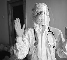 Brote de ébola en África central ya deja 528 casos sospechosos y 132 muertes