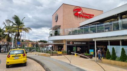 Imagen de Estos son los acopios de taxis que ya no prestarán servicio en el Centro Comercial San Nicolás