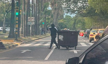 Presencia de encapuchados en Univalle obliga a nuevos cierres viales y desvíos del MIO