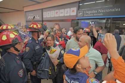 Imagen de  Envigado recibe a bomberos tras misión en Venezuela
