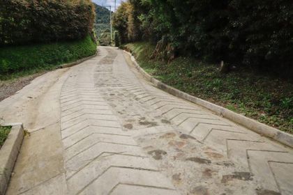 Imagen de Alcaldía de La Ceja y Comité de Cafeteros proyectan nuevo kilómetro de placa huella rural para el segundo semestre de 2026