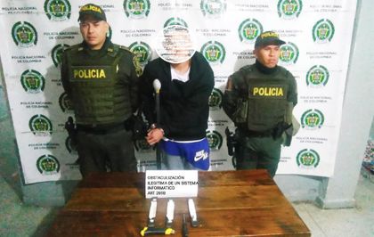 Imagen de En Rionegro fue capturado un extranjero que instalaba dispositivos en cajeros automáticos para cometer hurtos